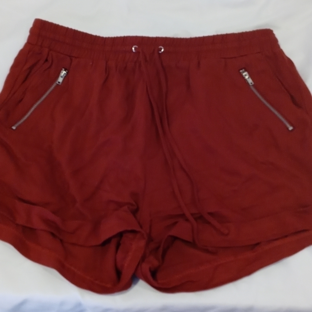 Forever 21 rust color shorts size large elastic waist zip pocket